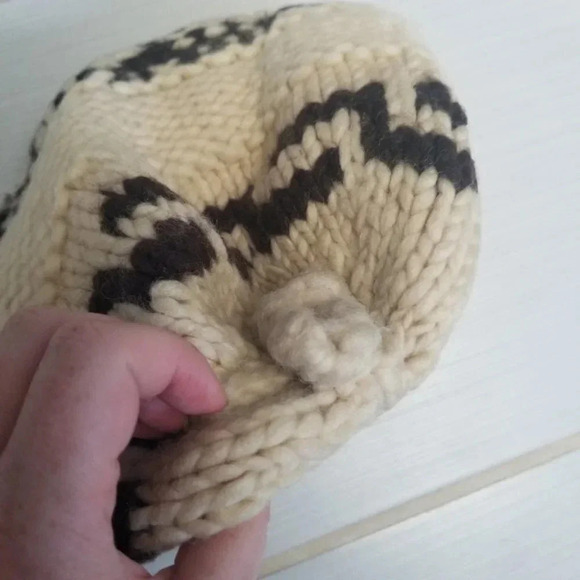 Vintage Cowichan Toque - Picture 3 of 5